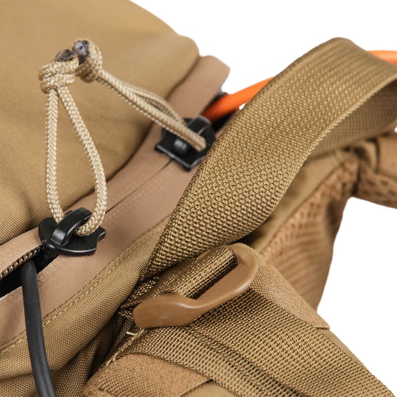 Blackjack LT 35 - Coyote (Detail, Radio Zip)